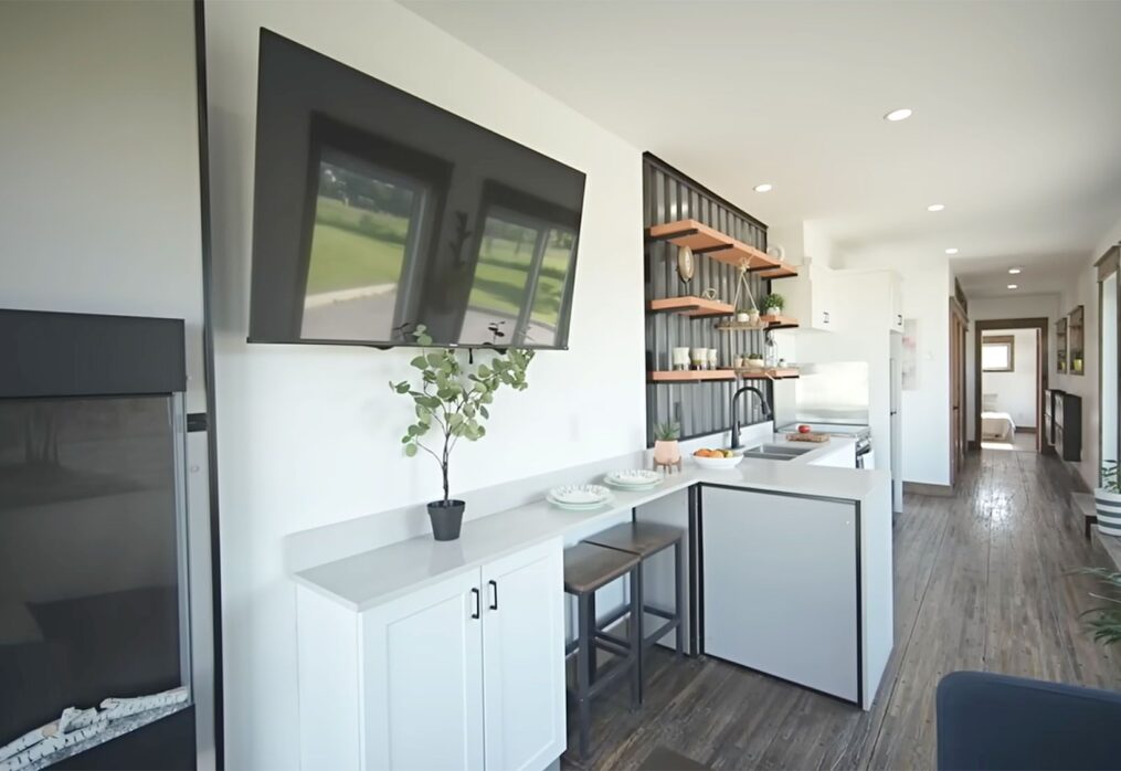 This Modern Modular Shipping Container House Can Go Off-Grid
